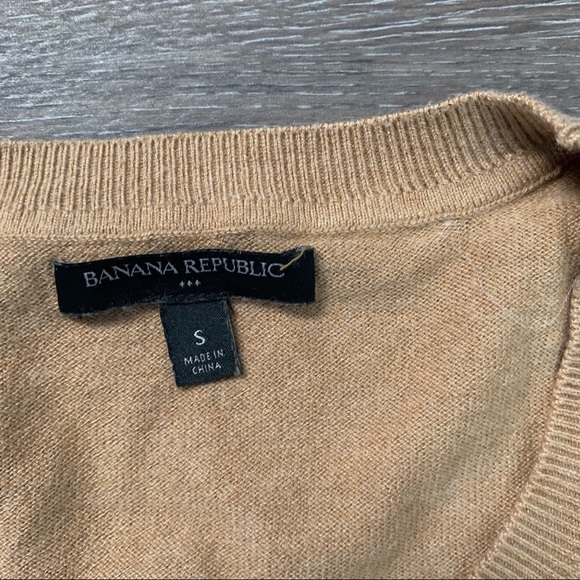 Banana Republic Tan Sweater w Gold bead details S - Picture 2 of 4